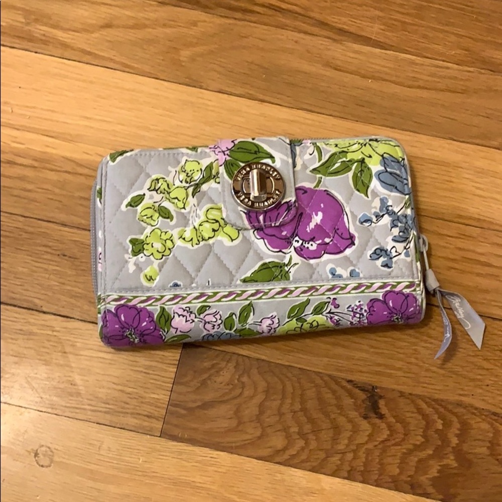 EUC Vera Bradley turn lock wallet